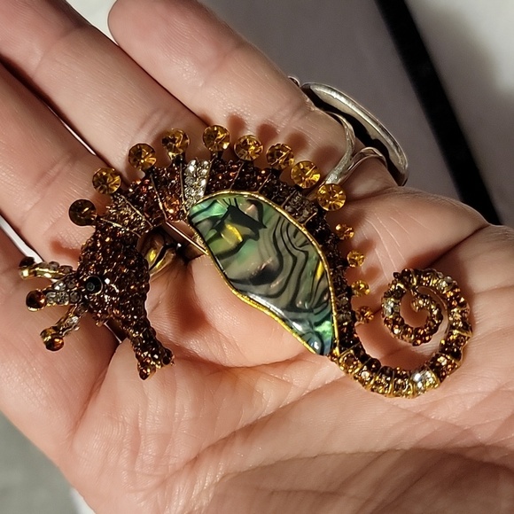 Fabulous Amber Colored Rhinestone & Abalone Sea Horse Gold Tone Brooch Pin - Picture 12 of 12